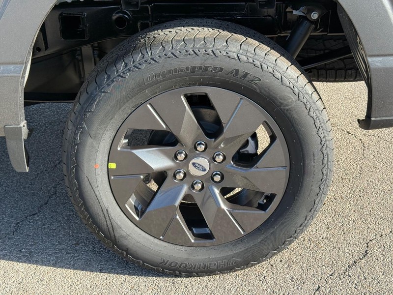 Ford F-150 Vehicle Full-screen Gallery Image 4