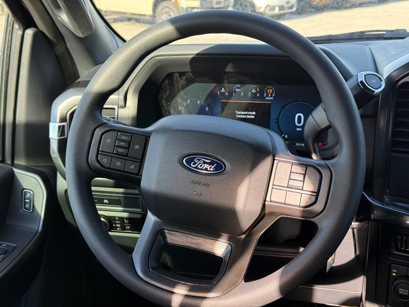 Ford F-150 Vehicle Full-screen Gallery Image 7