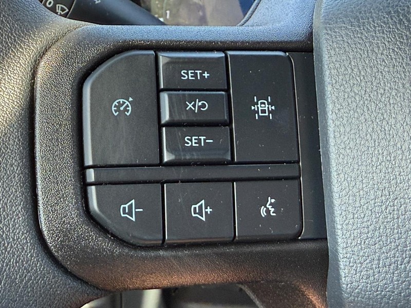 Ford F-150 Vehicle Full-screen Gallery Image 9