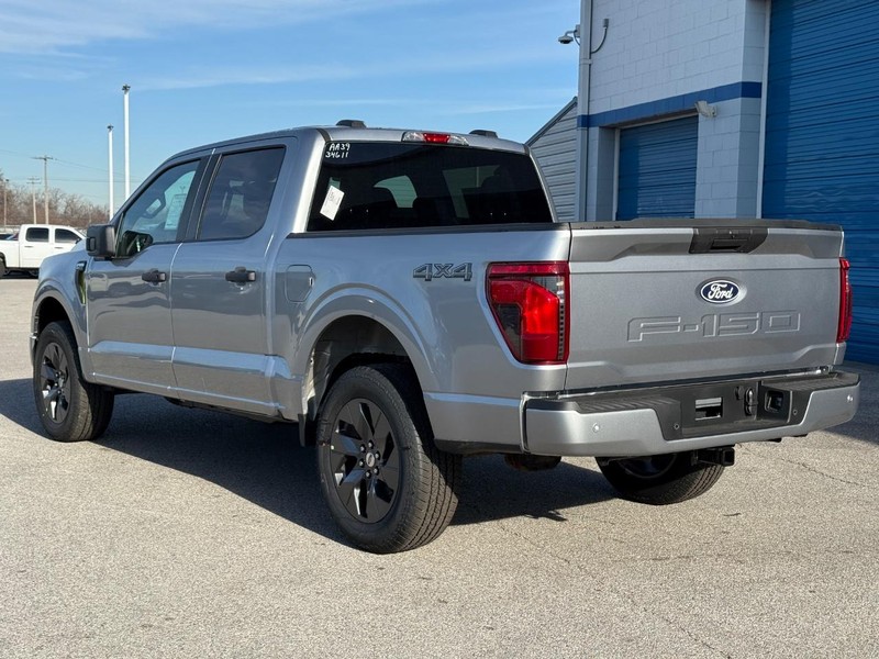 Ford F-150 Vehicle Full-screen Gallery Image 3