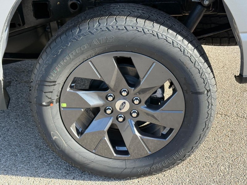 Ford F-150 Vehicle Full-screen Gallery Image 4