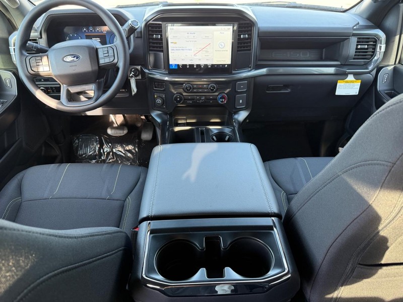 Ford F-150 Vehicle Full-screen Gallery Image 6