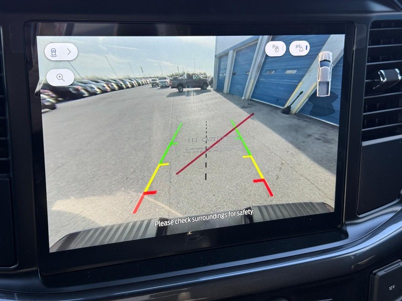 Ford F-150 Vehicle Full-screen Gallery Image 11