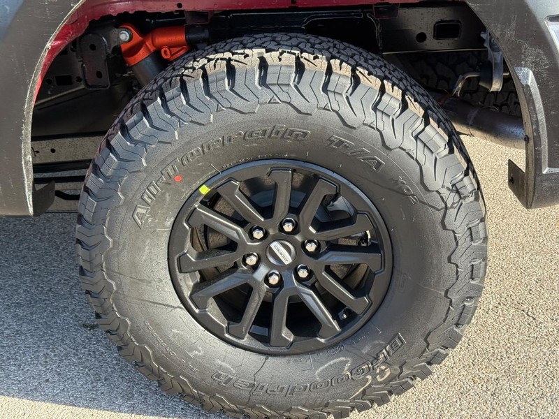 Ford F-150 Vehicle Full-screen Gallery Image 4