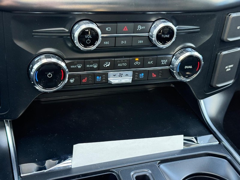 Ford F-150 Vehicle Full-screen Gallery Image 16