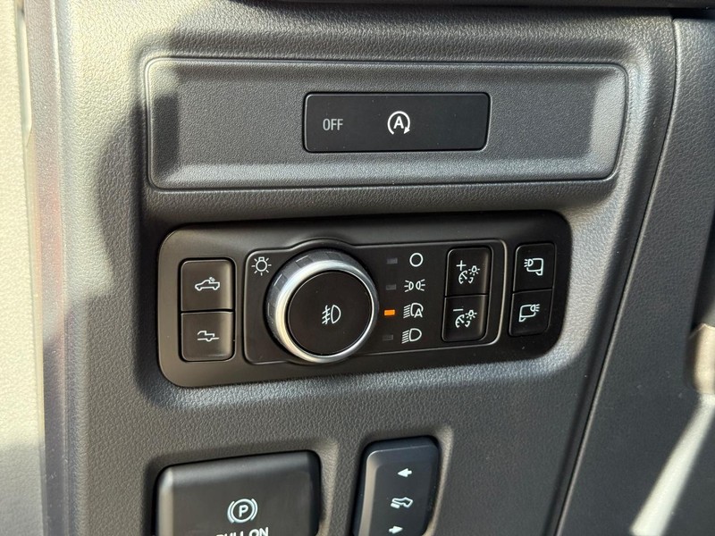 Ford F-150 Vehicle Full-screen Gallery Image 20