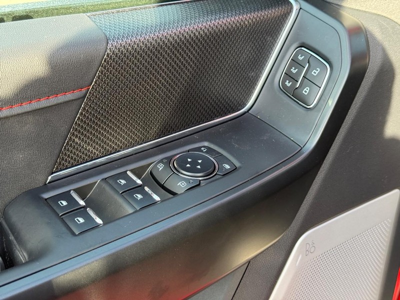 Ford F-150 Vehicle Full-screen Gallery Image 21