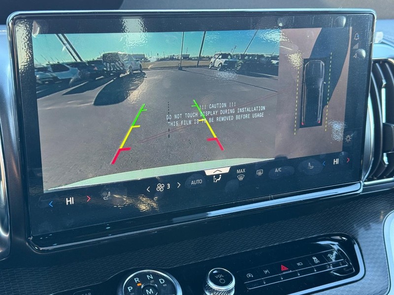 Ford Expedition Max Vehicle Full-screen Gallery Image 16