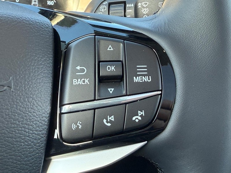 Ford Explorer Vehicle Full-screen Gallery Image 12