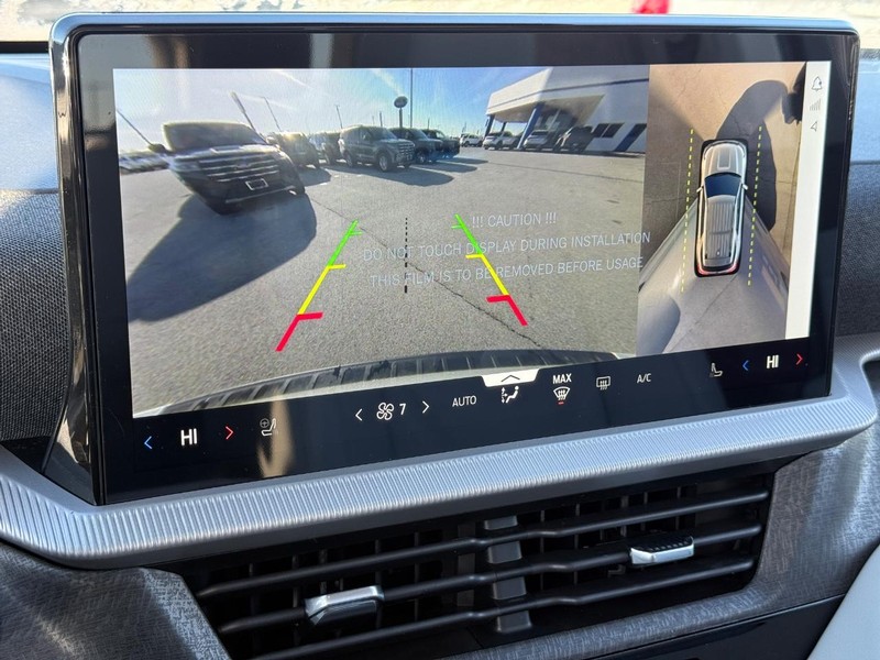 Ford Explorer Vehicle Full-screen Gallery Image 15