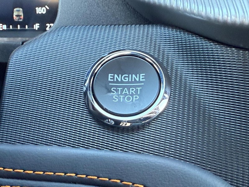 Ford Explorer Vehicle Full-screen Gallery Image 13