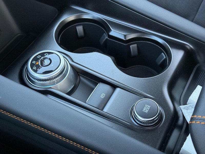 Ford Explorer Vehicle Full-screen Gallery Image 17