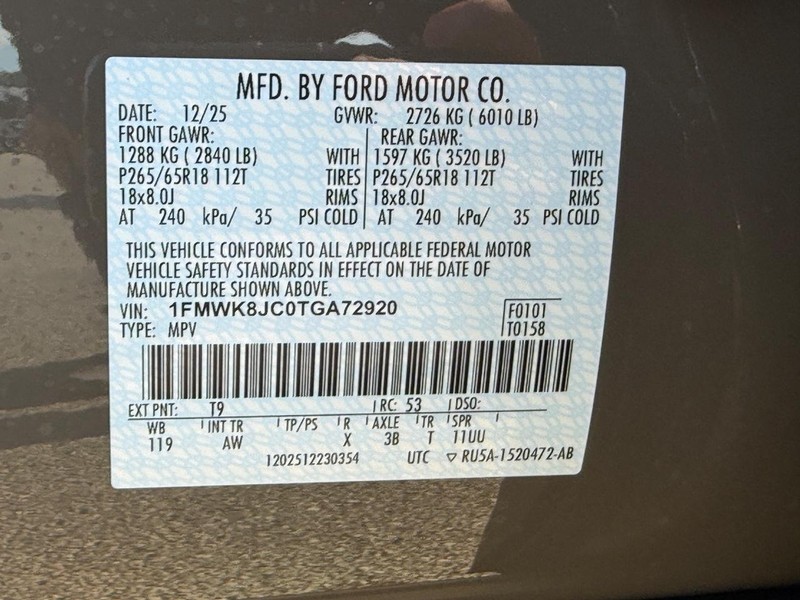 Ford Explorer Vehicle Full-screen Gallery Image 22