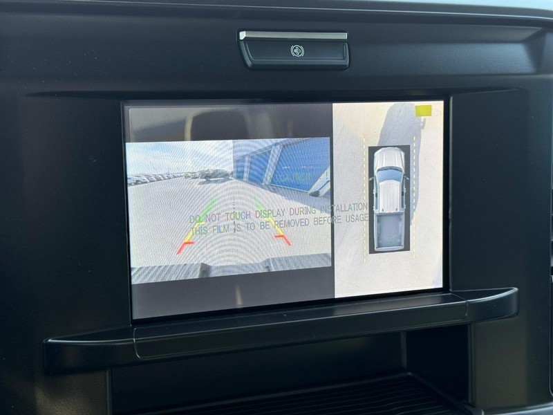 Ford Super Duty F-350 SRW Vehicle Full-screen Gallery Image 11