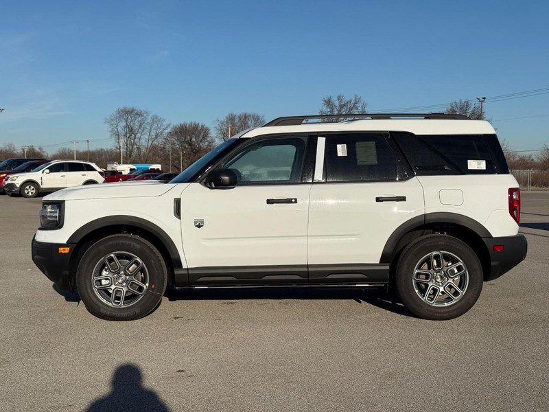 Ford Bronco Sport Vehicle Full-screen Gallery Image 2