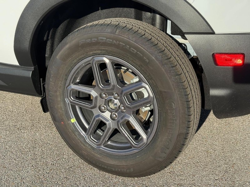 Ford Bronco Sport Vehicle Full-screen Gallery Image 4