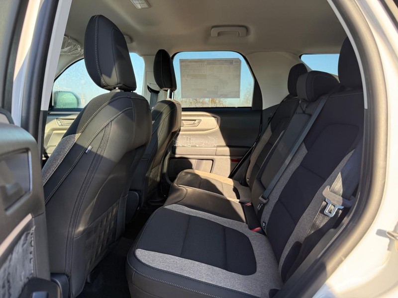 Ford Bronco Sport Vehicle Full-screen Gallery Image 5