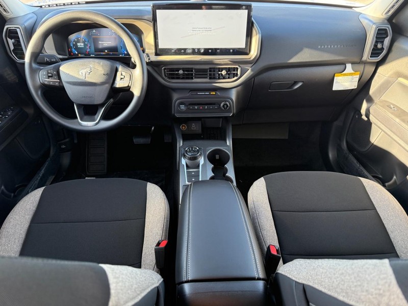 Ford Bronco Sport Vehicle Full-screen Gallery Image 6