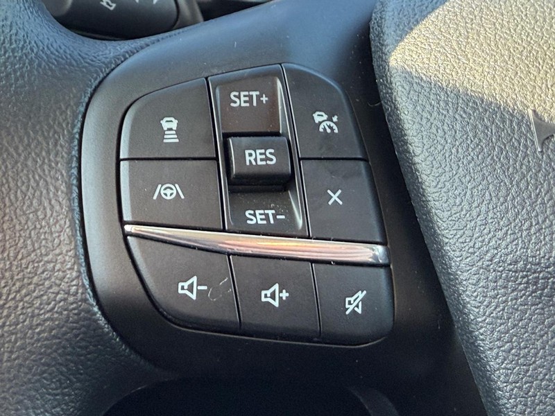 Ford Bronco Sport Vehicle Full-screen Gallery Image 8