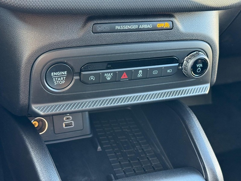 Ford Bronco Sport Vehicle Full-screen Gallery Image 12