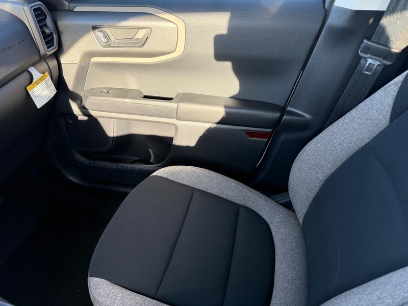 Ford Bronco Sport Vehicle Full-screen Gallery Image 14