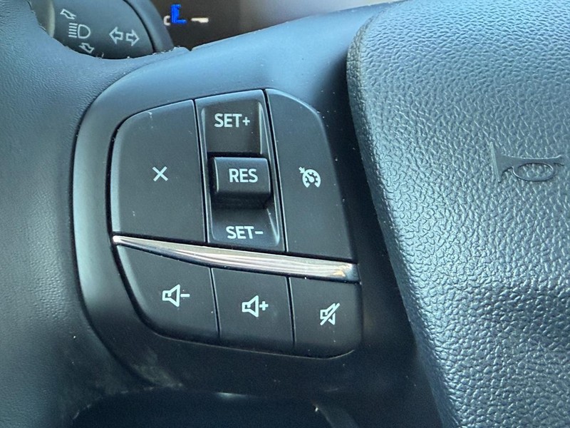 Ford Maverick Vehicle Full-screen Gallery Image 8