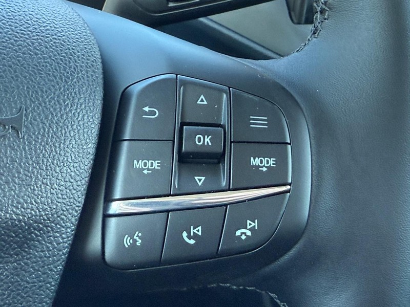 Ford Maverick Vehicle Full-screen Gallery Image 9