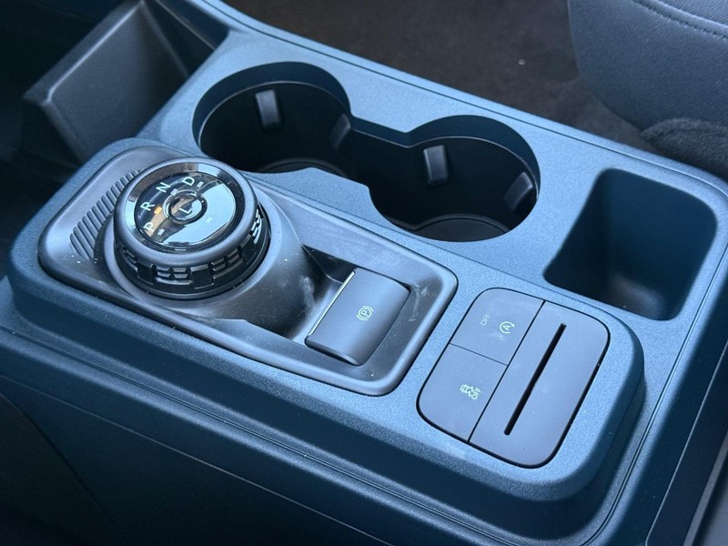 Ford Maverick Vehicle Full-screen Gallery Image 13