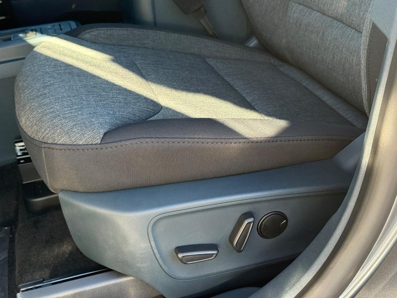 Ford Maverick Vehicle Full-screen Gallery Image 16