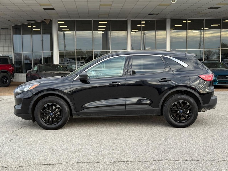 Ford Escape Vehicle Full-screen Gallery Image 2