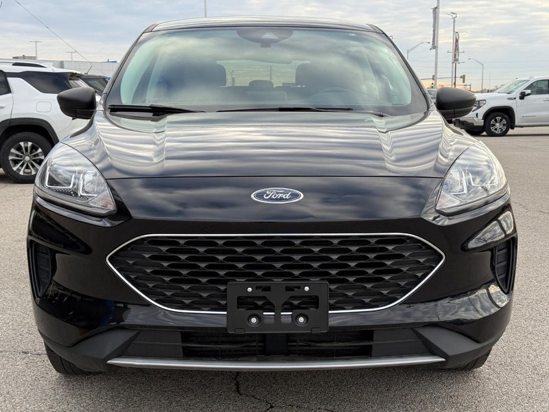 Ford Escape Vehicle Full-screen Gallery Image 9