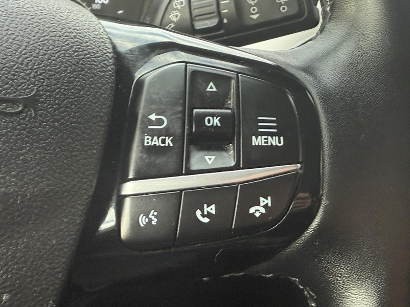 Ford Escape Vehicle Full-screen Gallery Image 14