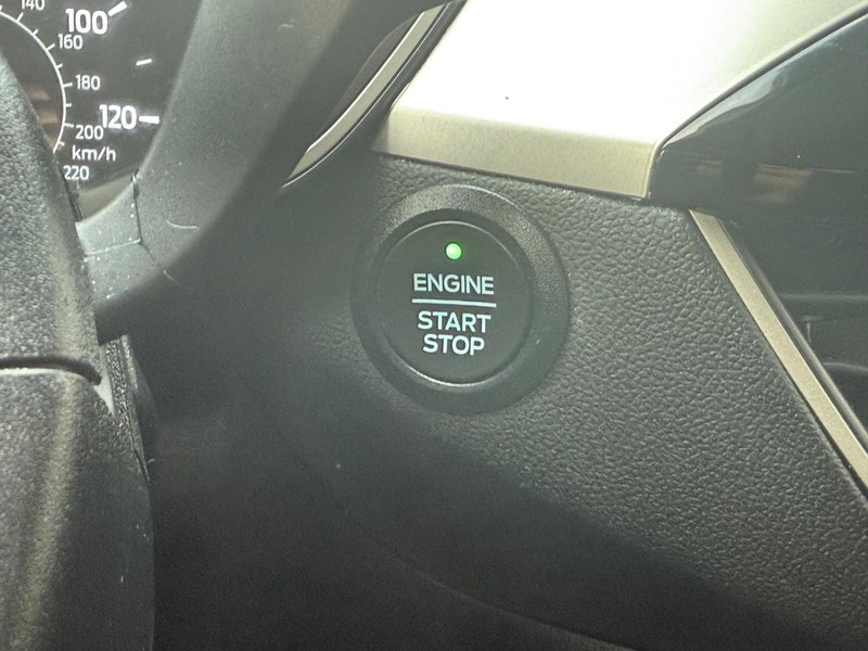 Ford Escape Vehicle Full-screen Gallery Image 15