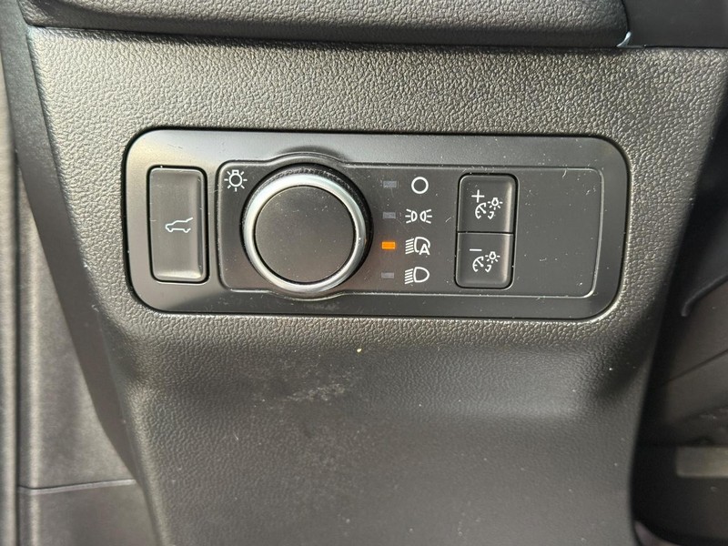 Ford Escape Vehicle Full-screen Gallery Image 22