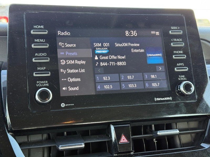 Toyota Camry Vehicle Full-screen Gallery Image 15