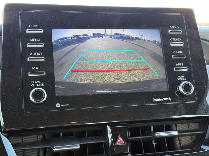 Toyota Camry Vehicle Full-screen Gallery Image 16