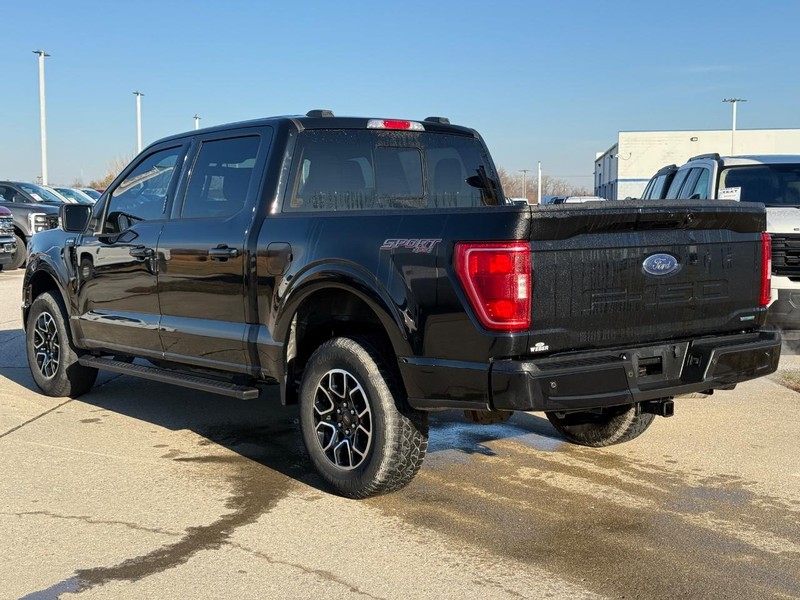 Ford F-150 Vehicle Full-screen Gallery Image 3