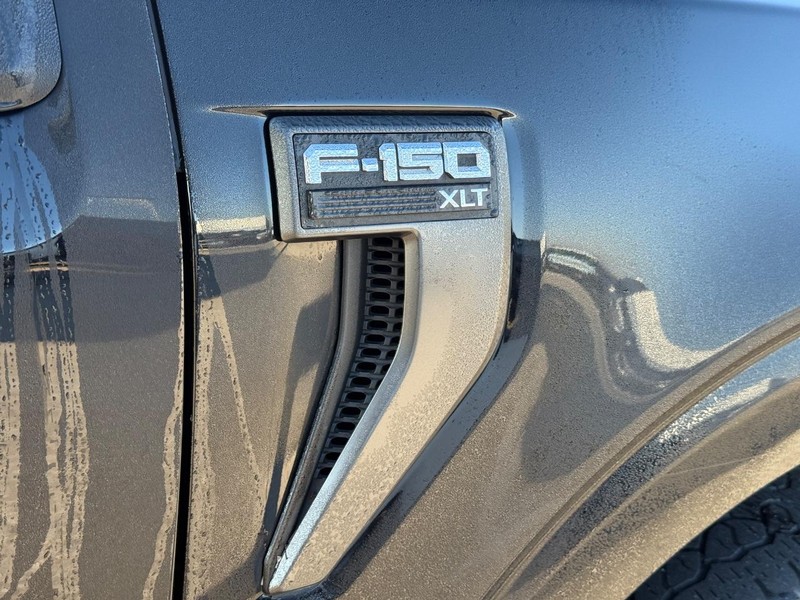 Ford F-150 Vehicle Full-screen Gallery Image 7