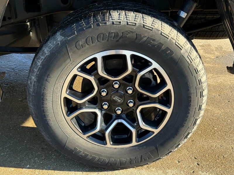 Ford F-150 Vehicle Full-screen Gallery Image 8