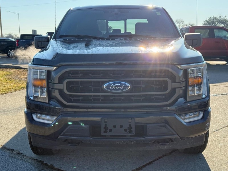 Ford F-150 Vehicle Full-screen Gallery Image 10
