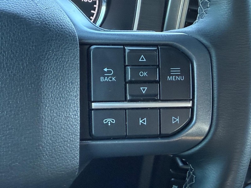 Ford F-150 Vehicle Full-screen Gallery Image 15