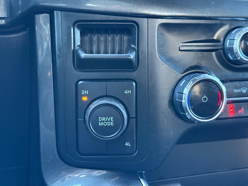 Ford F-150 Vehicle Full-screen Gallery Image 19