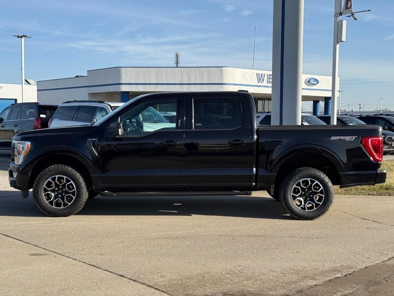 Ford F-150 Vehicle Full-screen Gallery Image 2