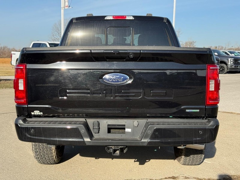 Ford F-150 Vehicle Full-screen Gallery Image 4
