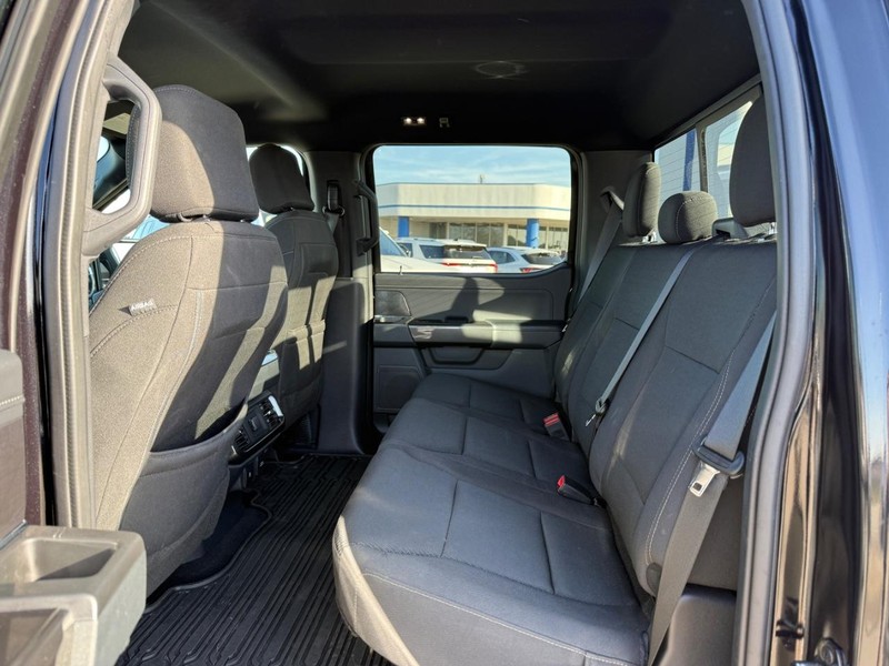 Ford F-150 Vehicle Full-screen Gallery Image 10