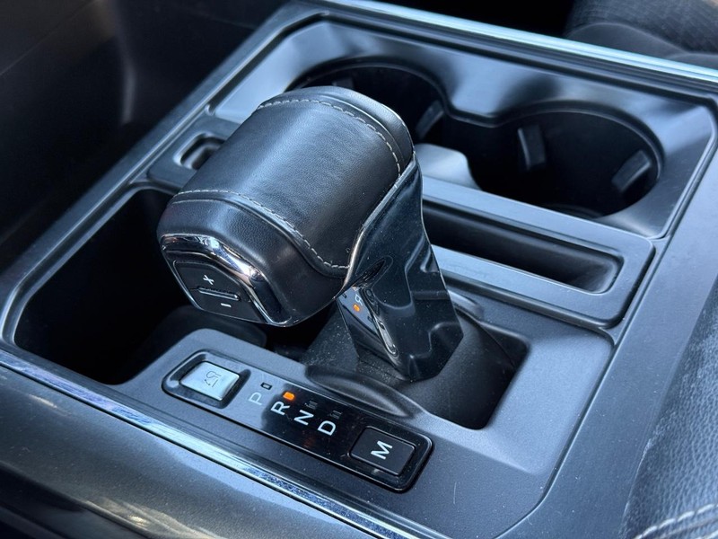 Ford F-150 Vehicle Full-screen Gallery Image 21