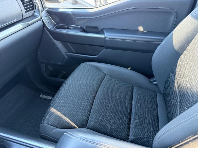 Ford F-150 Vehicle Full-screen Gallery Image 22