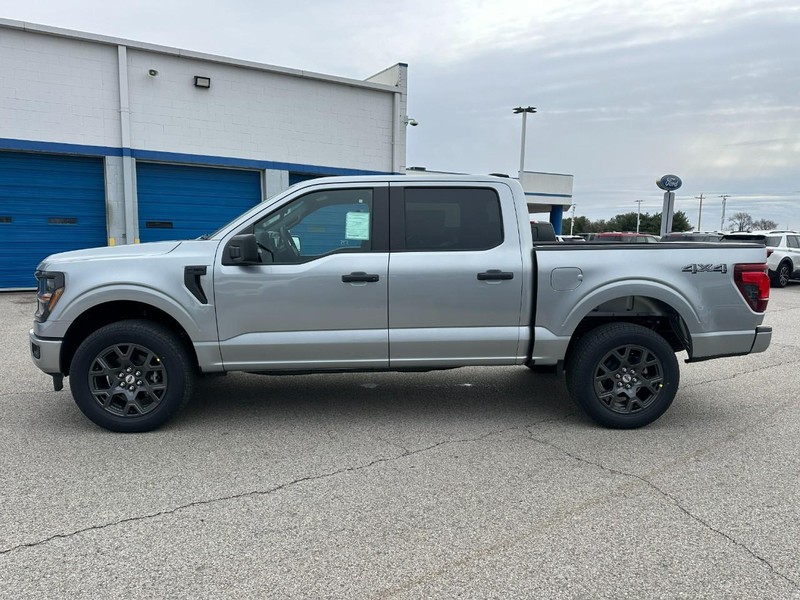 Ford F-150 Vehicle Full-screen Gallery Image 2