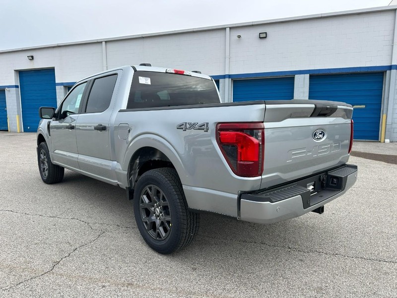 Ford F-150 Vehicle Full-screen Gallery Image 3