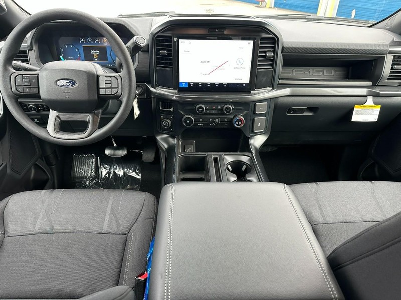 Ford F-150 Vehicle Full-screen Gallery Image 5